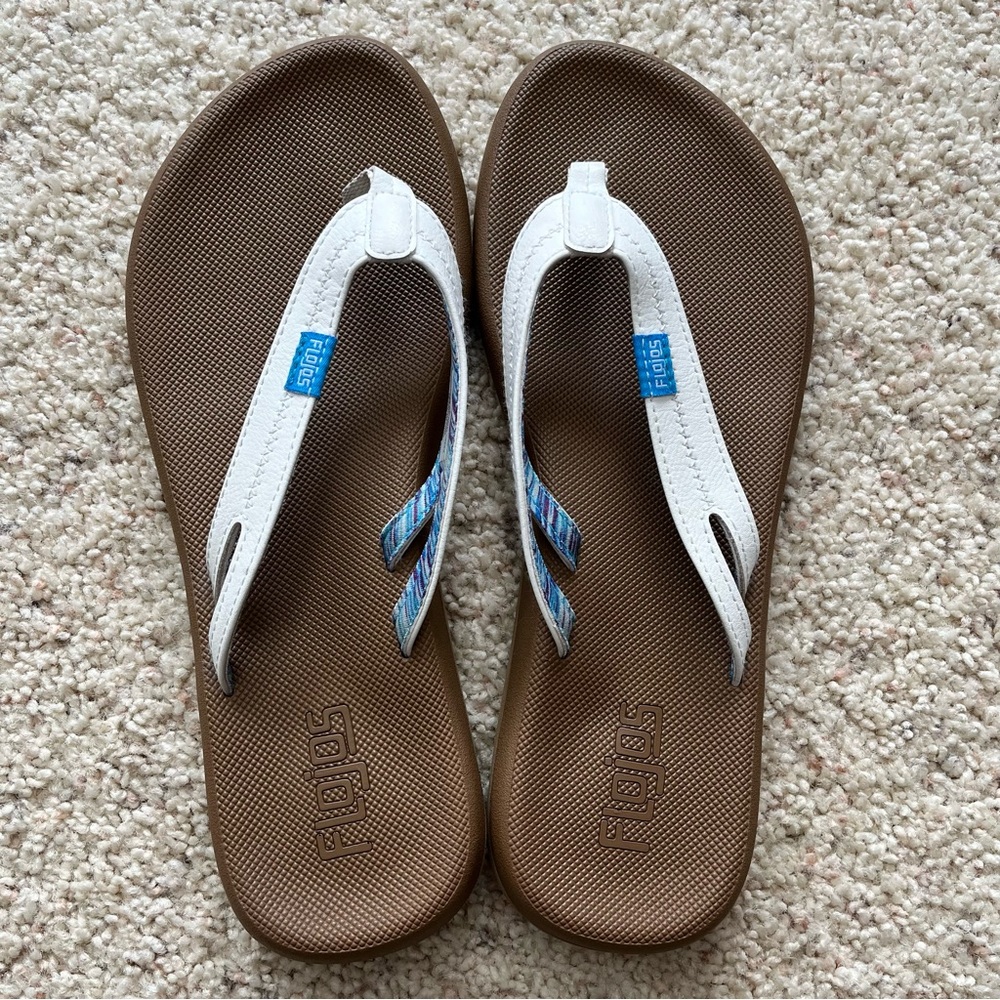 Flojos White Flip Flops Sandals Vacation Summer Beach Women’s 9